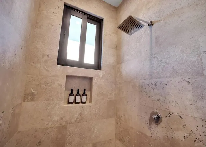 2 Pools Jacuzzi Close To Beaches Rooftop Cozy Holiday home *