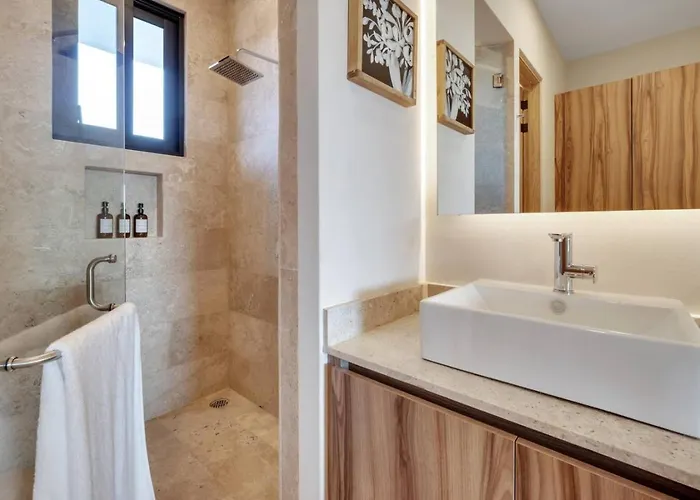 Holiday home 2 Pools Jacuzzi Close To Beaches Rooftop Cozy *