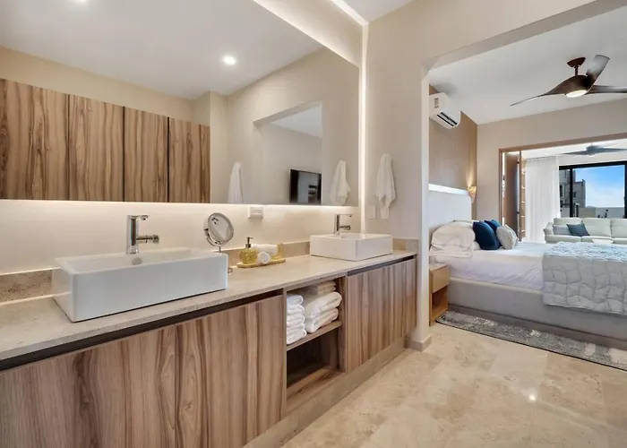 Holiday home 2 Pools Jacuzzi Close To Beaches Rooftop Cozy
